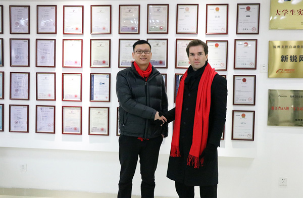 費(fèi)爾南德斯先生到訪 費(fèi)爾南德斯先生到訪