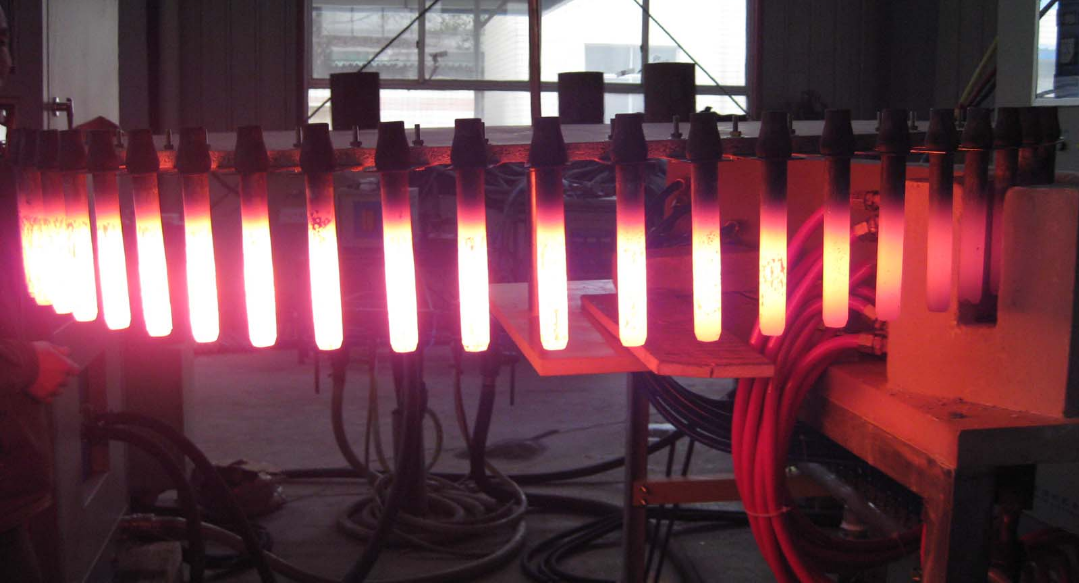 感應加熱爐現場圖 感應加熱爐現場圖